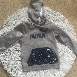 PUMA Kids Gray and Black Hoodie size 6t great condition